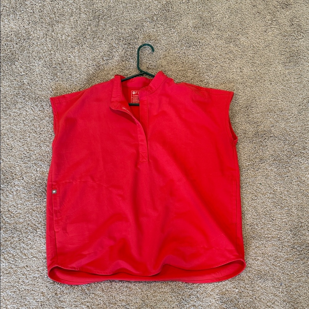 Figs Women's rafeala oversized scrub top size medium neon red